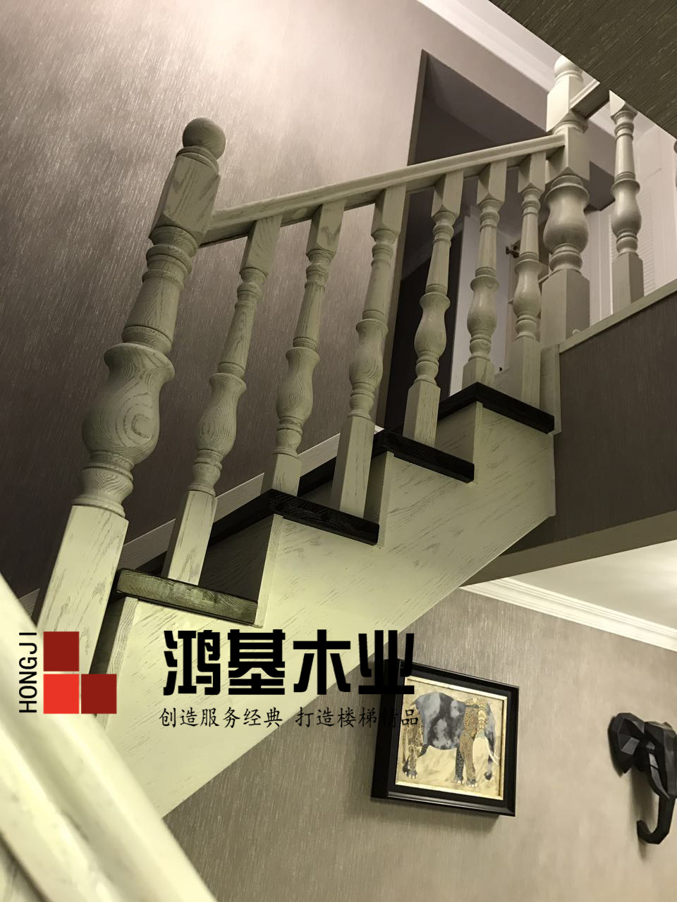 (西安市厂家直销实木楼梯)美国红橡木定制实木楼梯-鸿基楼梯