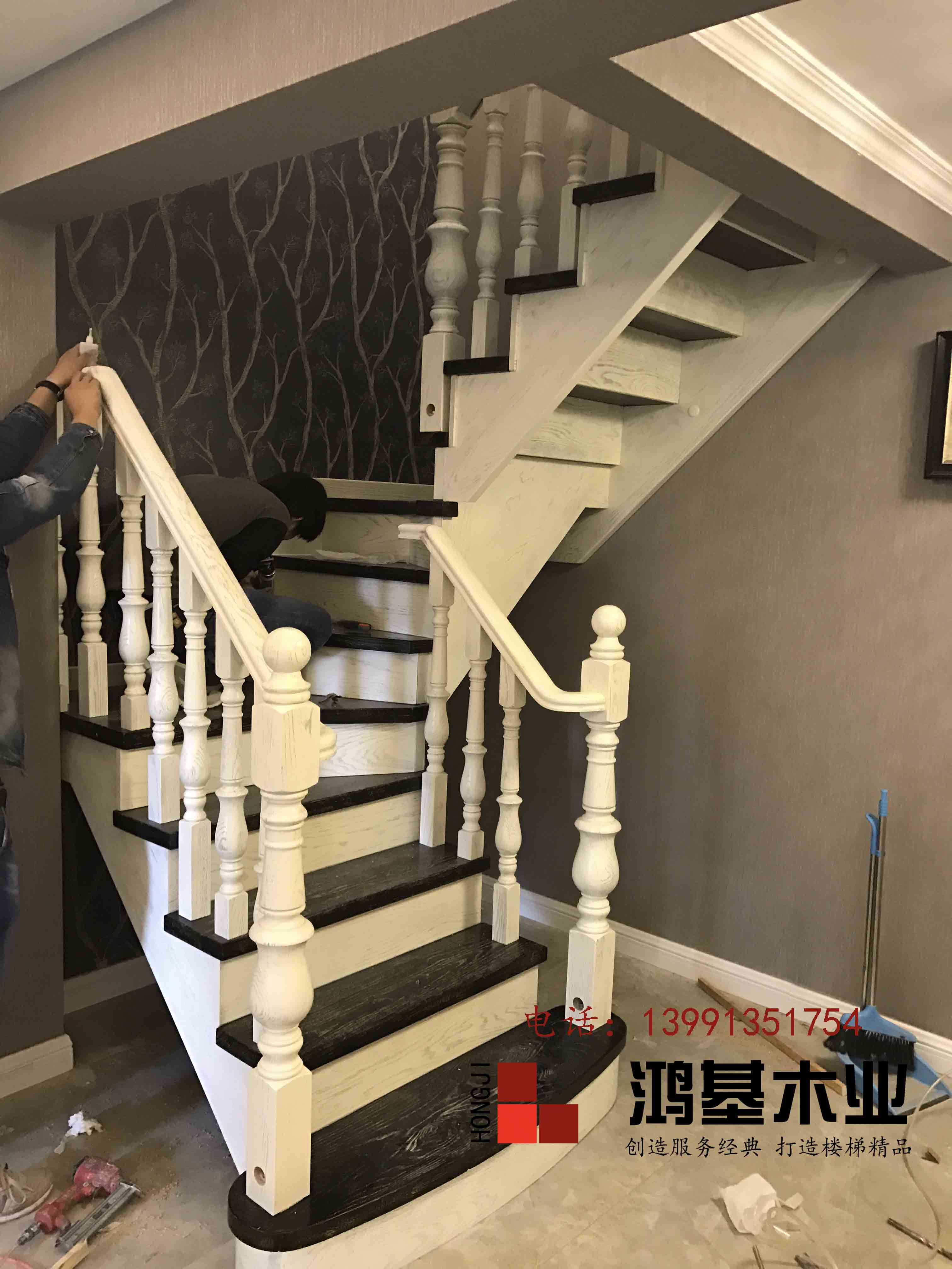 (西安市厂家直销实木楼梯)美国红橡木定制实木楼梯-鸿基楼梯